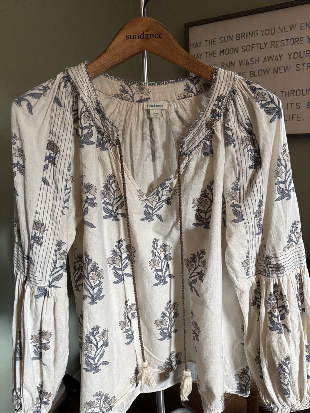 Sundance Ivory and Gray Floral Peasant Top